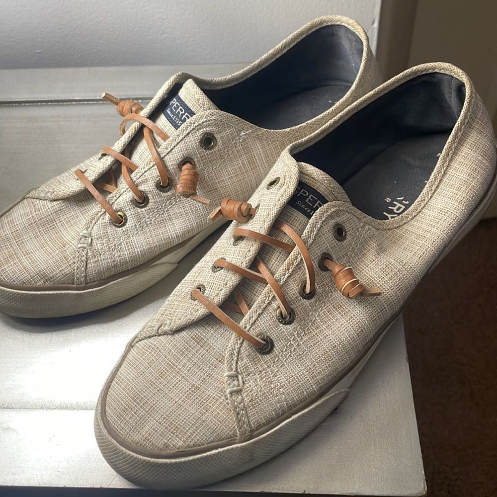 Sperry Shoes - Size 9